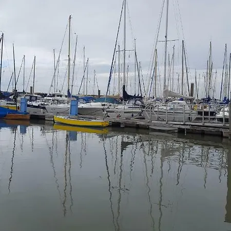 Gemuetliche 2 Mit Balkon- Naehe & Hafen Bensersiel Esens